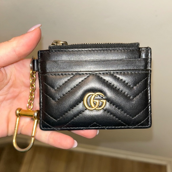 Gucci Marmont Keychain Wallet in black - Picture 2 of 3